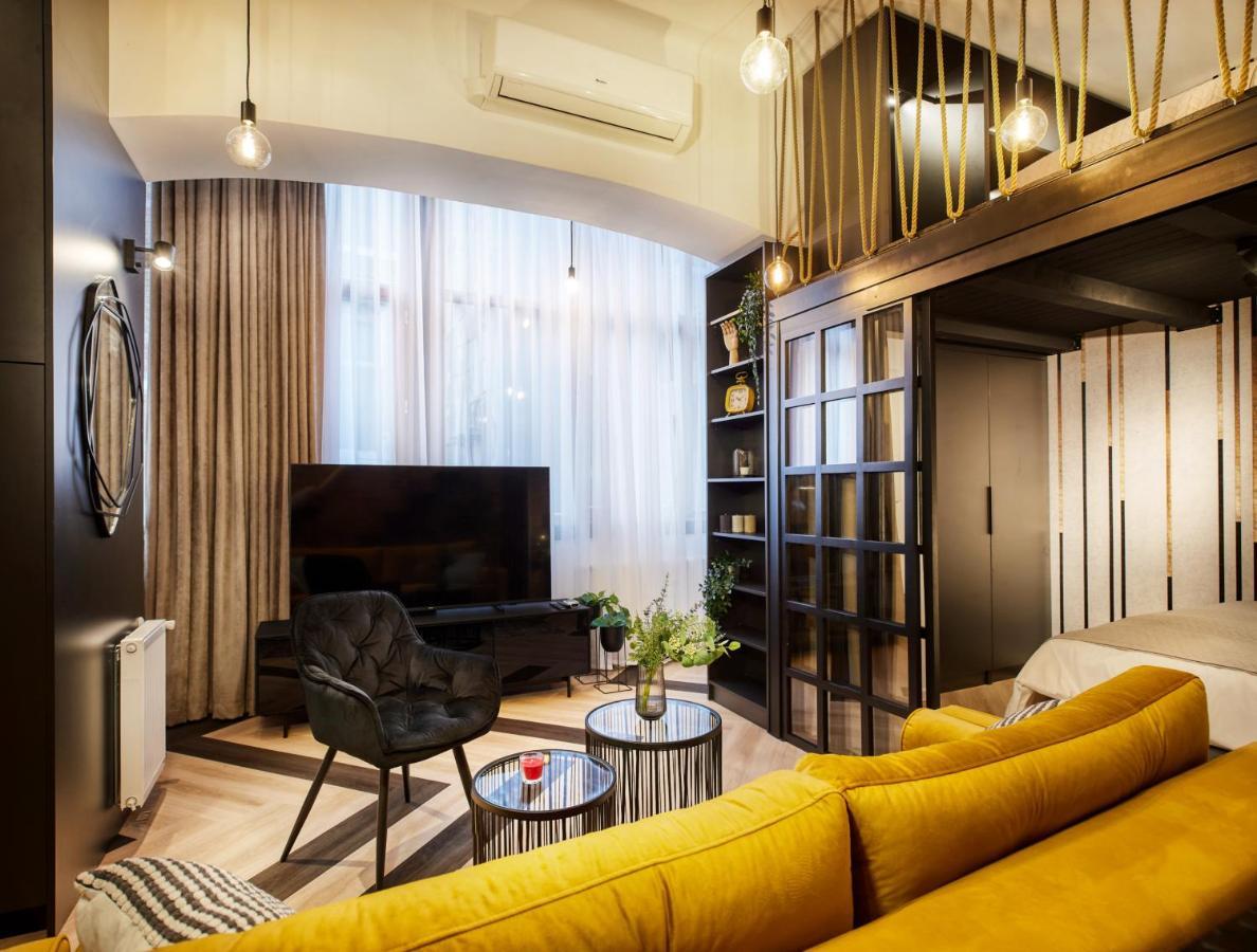 Joseph Studio Apartment By Irundo Ζάγκρεμπ Εξωτερικό φωτογραφία